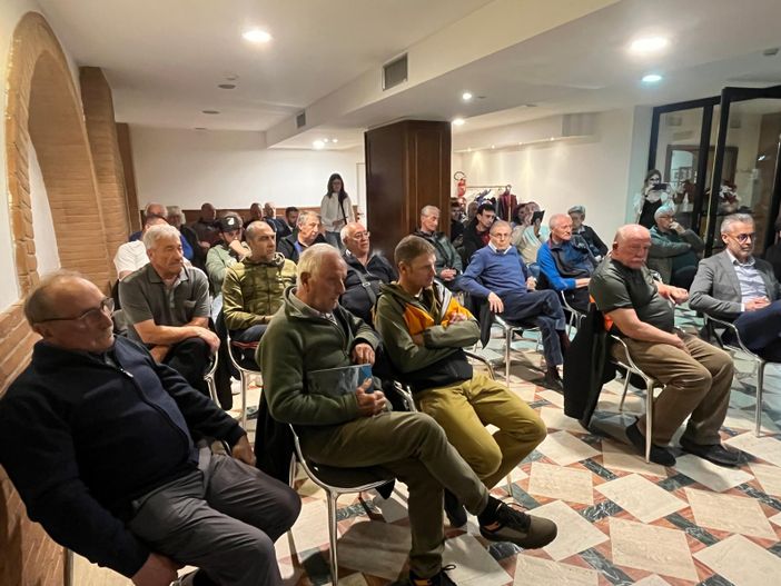 Caccia, ad Aosta il parlamentare leghista Bruzzone rilancia quella allo stambecco  -  VIDEO