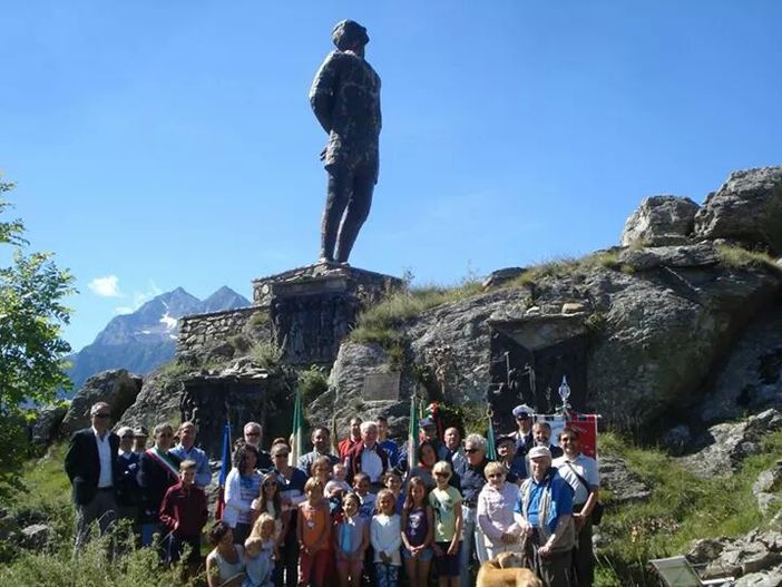 Partecipanti alla commemorazione di Trois Villes (immagine archivio Anpi) Partecipanti alla commemorazione di Trois Villes (immagine archivio Anpi)