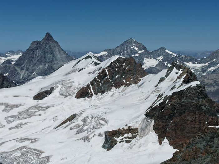 Alpinista precipita e muore sul Breithorn Alpinista precipita e muore sul Breithorn