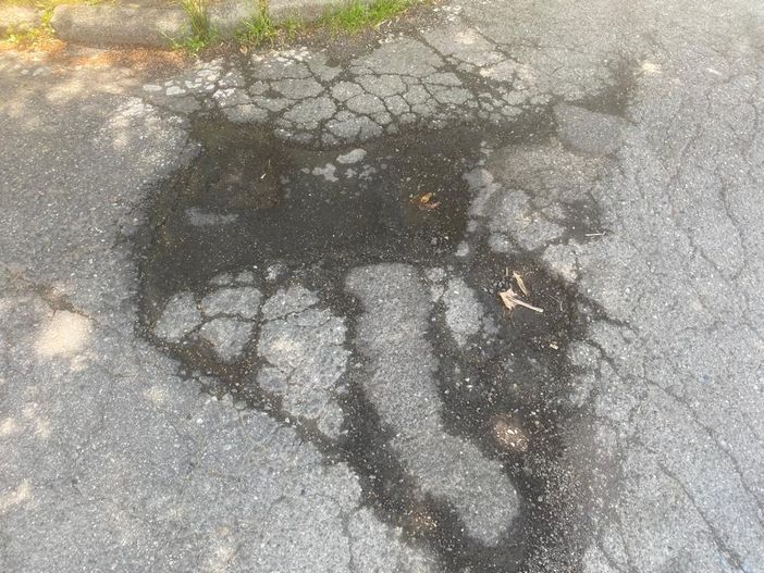 Aosta, 'chiudete quella buca al quartiere Dora'