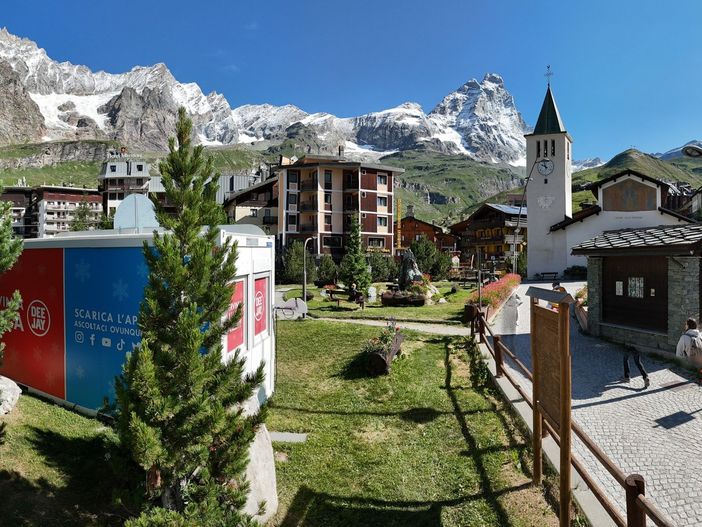Nos Accents, Comité Traditions e Anpi contro la denominazione 'Breuil-Cervinia'