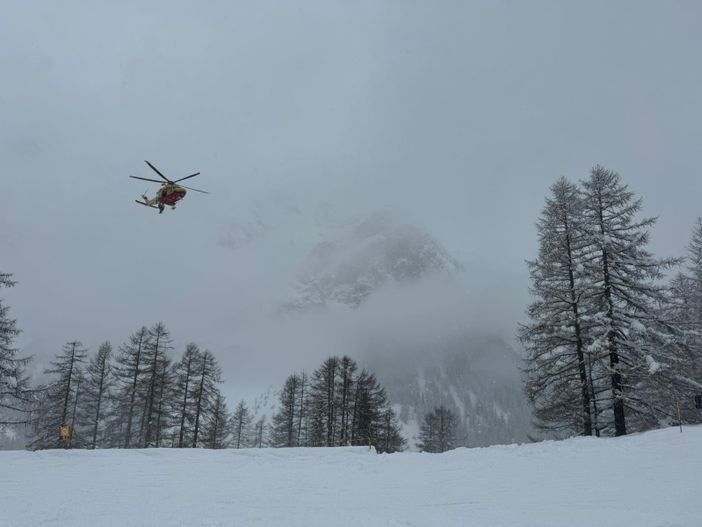 Sciatore travolto da valanga al Colle del Gigante Sciatore travolto da valanga al Colle del Gigante
