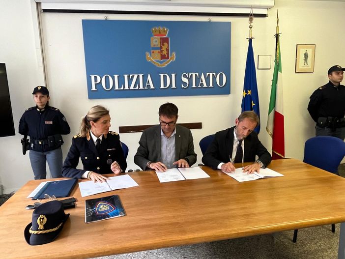 Da sn la dfirigente del COSC di Piemonte e Valle d’Aosta, Manuela De Giorgi, il presidente del Celva, Alex Micheletto e il questore di Aosta, Gian Maria Sertorio