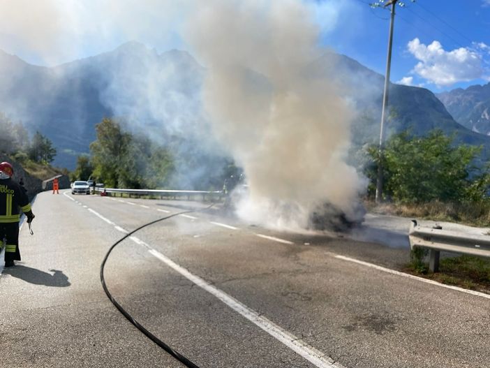Domato incendio di un furgone a Verrayes