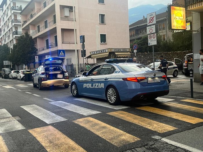 Aosta: conducente ubriaco senza documenti, l'auto è priva di libretto ma non si può sequestrare Aosta: conducente ubriaco senza documenti, l'auto è priva di libretto ma non si può sequestrare