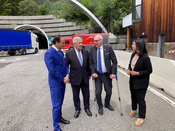 Da sn Alberto Cirio, Antonio Tajani, Renzo Testolin ed Emily Rini Da sn Alberto Cirio, Antonio Tajani, Renzo Testolin ed Emily Rini