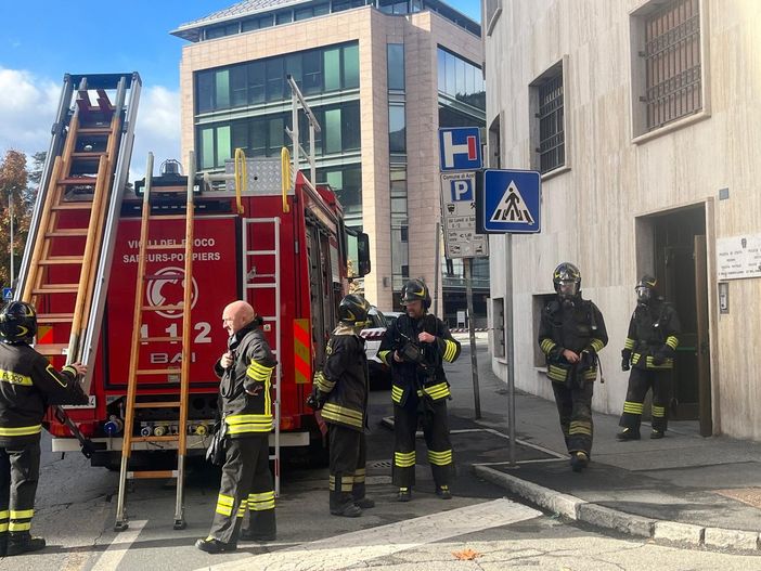 Aosta, evacuata la sede centrale delle Poste per un allarme incendio Aosta, evacuata la sede centrale delle Poste per un allarme incendio
