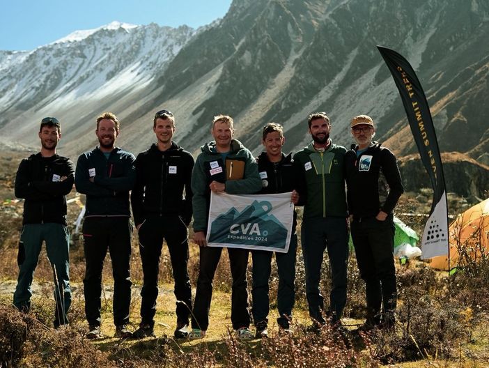 La Valle plaude i 'suoi' alpinisti Cazzanelli, Camandona e Barmasse