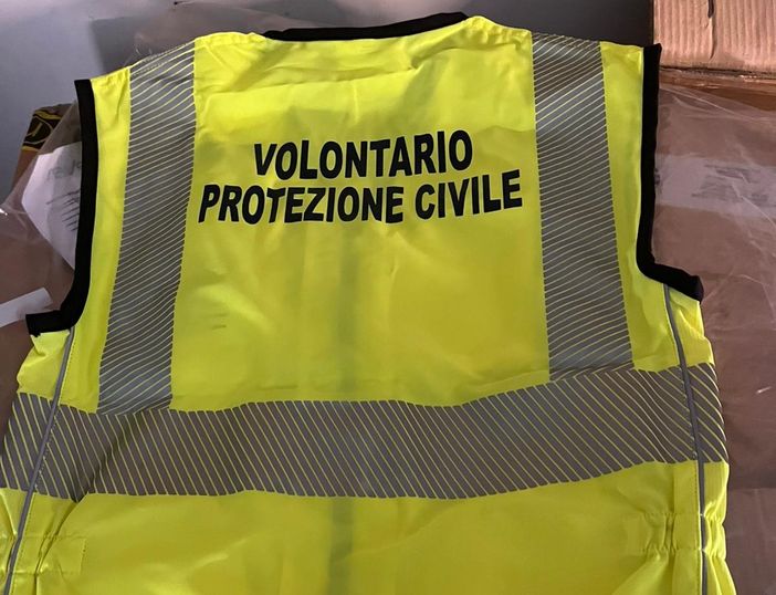 Aosta, rubati giubbotti della Protezione civile; allerta su possibili utilizzi impropri