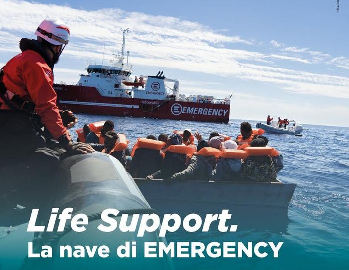 La nave di Emergency è sbarcata ad Aosta La nave di Emergency è sbarcata ad Aosta