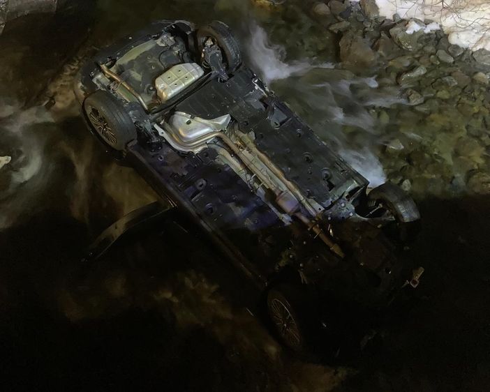 Vettura finisce nel torrente a La Thuile; illesi gli occupanti Vettura finisce nel torrente a La Thuile; illesi gli occupanti