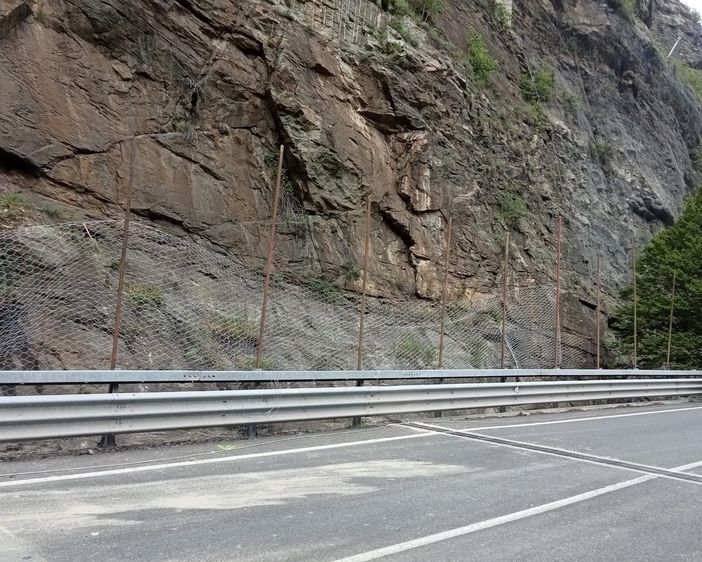 Frana a Donnas, riapre oggi alle 19 la Statale 26