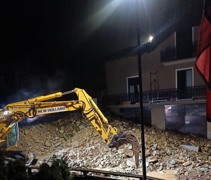 In Valle oltre 90 i dissesti e più di 60 le valanghe cadute in poche ore