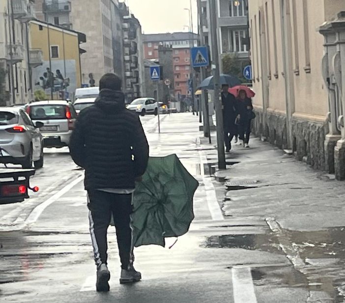 Marino Rodio mentre si allontana dal Palazzo di Giustizia