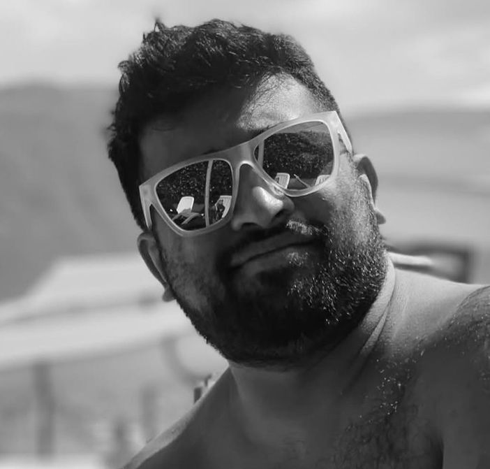 L'ultimo selfie di Naveen Cassera mercoledì 12 agosto alle Piscine di Lovere nel bergamasco