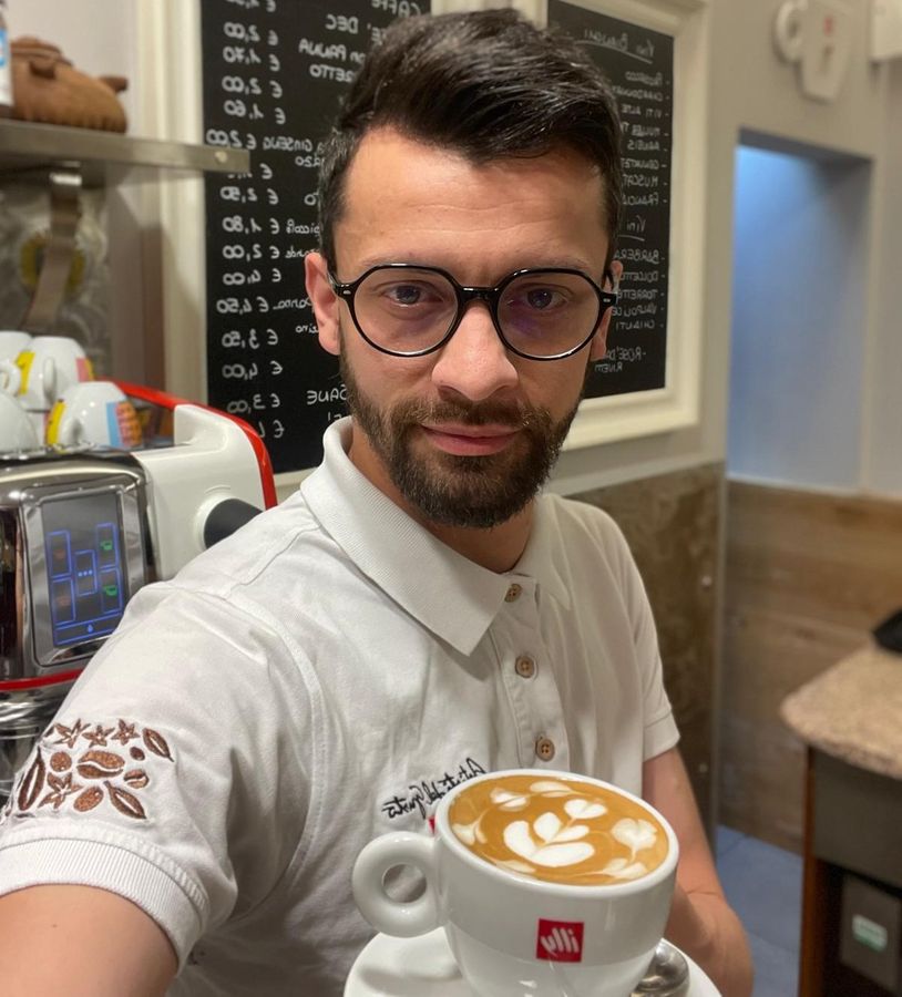 Il barman-artista Fabio 'Bietto' Giachino è al bar pasticceria Davit di Aosta Il barman-artista Fabio 'Bietto' Giachino è al bar pasticceria Davit di Aosta