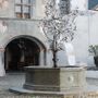 Castello di Issogne, concluso il restauro torna a splendere la Fontana del Melograno