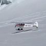 Aereo da turismo in decollo 'sfiora' scialpinisti rischiando di investirli