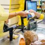 'Anziani in difficoltà alle casse del supermercato, una prassi da rivedere'