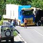 Tir ribalta carico di legname; chiusa la regionale per Cervinia Tir ribalta carico di legname; chiusa la regionale per Cervinia