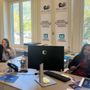 Operatrici al lavoro nella sede aostana di University Digitale in piazza Arco d'Augusto 10 ad Aosta
