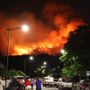 Vigili del fuoco valdostani all'opera per domare l'incendio sul Vesuvio VIDEO