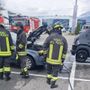 Domato dai pompieri prinicipio d'incendio in un'auto a Pollein Domato dai pompieri prinicipio d'incendio in un'auto a Pollein