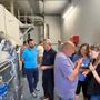 Un momento del sopralluogo: l'assessore Carrel (primo da sn) insieme all'ingegnere Corrado Trasino (a capo dello Studio che ha progettato le opere); il presidente dei CMF, Giorgio Lale Murix, illustra alcuni dettagli alla dirigente Anais Piccot (prima da dx)