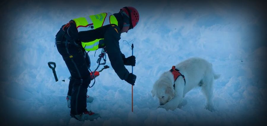 Una storia di 50 anni; il Soccorso Alpino Valdostano si racconta lungo i portici di Palazzo Regionale
