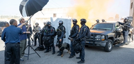 Il calendario 2026 della Polizia racconta l’umanità dietro l’uniforme