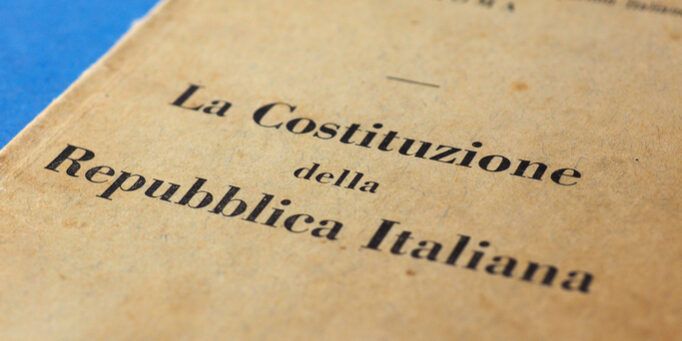 Formare le scuole in bassa Valle 'di sana e robusta e Costituzione'