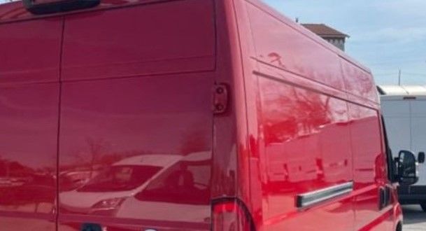 Sul giallo di La Salle, l'ombra del 'furgone rosso che rapisce le ragazze'