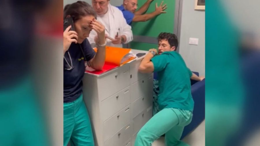 Deputato Manes, 'più polizia nei Pronto soccorso e in ospedale a protezione dei sanitari' Deputato Manes, 'più polizia nei Pronto soccorso e in ospedale a protezione dei sanitari'