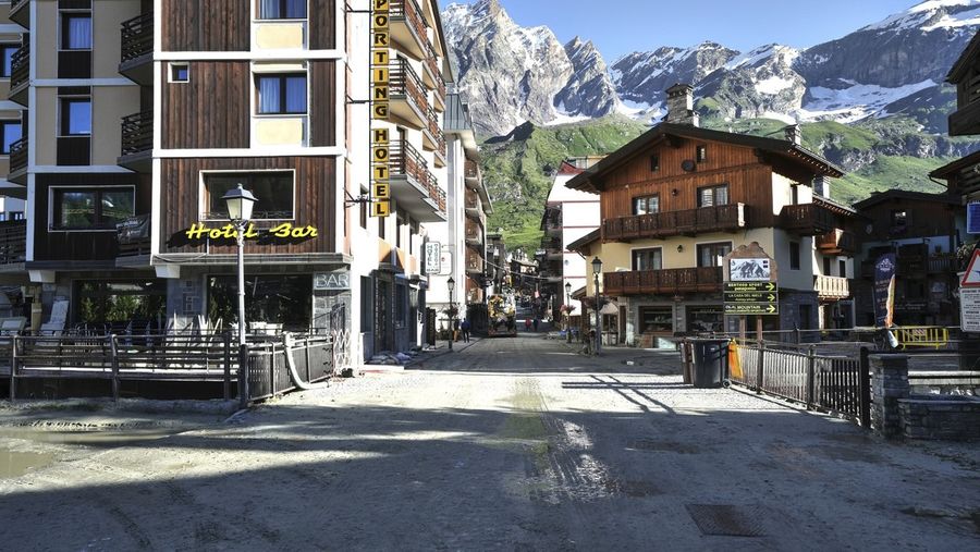 Così il centro di Breuil-Cervinia lunedì 8 luglio (credit Gianluca Gobbi)