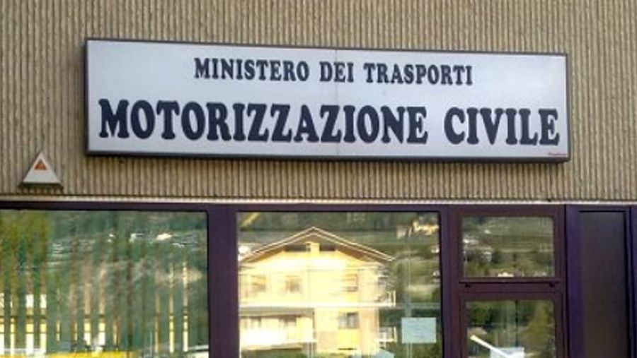 'Patente rinviata per carenza di organizzazione alla Motorizzazione e a pagare sono sempre i cittadini' 'Patente rinviata per carenza di organizzazione alla Motorizzazione e a pagare sono sempre i cittadini'