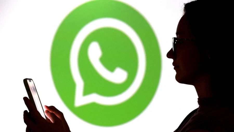 Nuova truffa su WhatsApp: finti sondaggi per rubare gli account