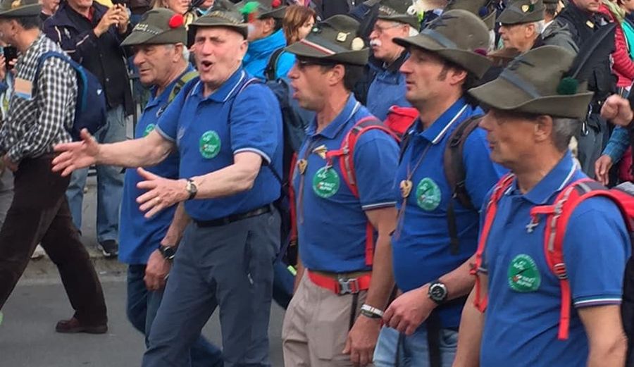 E' iniziata l'invasione pacifica e festosa degli Alpini