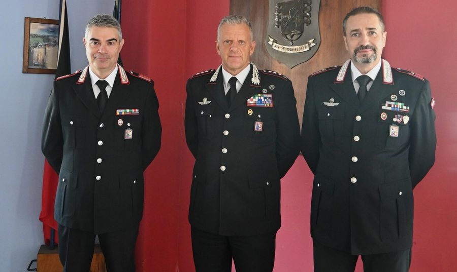 Da sn inistra il Lgtcs Riccardo Bianchi, il colonnello Livio Propato e il Lgt Roberto Nossein Da sn inistra il Lgtcs Riccardo Bianchi, il colonnello Livio Propato e il Lgt Roberto Nossein