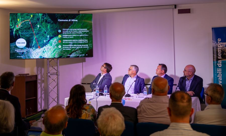 Un momento della presentazione del progetto del nuovo impianto Un momento della presentazione del progetto del nuovo impianto