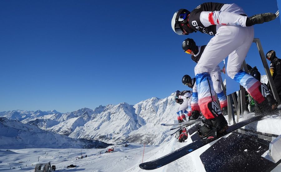 Snowboard: la squadra Asiva in raduno sciistico la Passo dello Stelvio Snowboard: la squadra Asiva in raduno sciistico la Passo dello Stelvio
