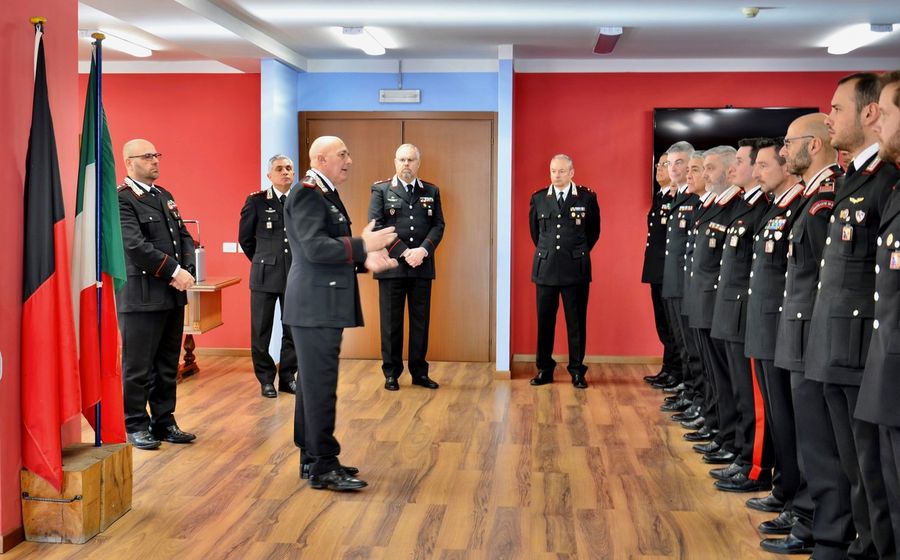 Il generale dell'Arma Gino Micale ha incontrato i carabinieri della Valle Il generale dell'Arma Gino Micale ha incontrato i carabinieri della Valle