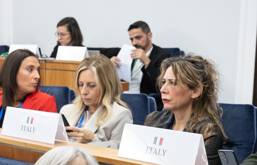 A dx nella foto l'On. Nicoletta Spelgatti durante la riunione A dx nella foto l'On. Nicoletta Spelgatti durante la riunione