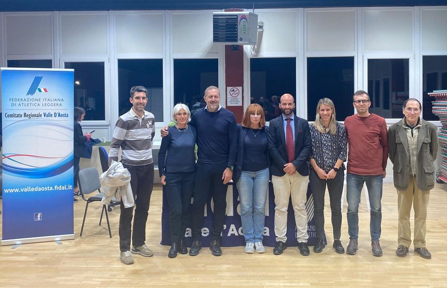 Da sn Mongiovetto, Sergi, Dondeynaz, la presidente Calvesi, Cantales, Pirana, Nicco e il revisore dei conti Franco Antonio Carlo Da sn Mongiovetto, Sergi, Dondeynaz, la presidente Calvesi, Cantales, Pirana, Nicco e il revisore dei conti Franco Antonio Carlo