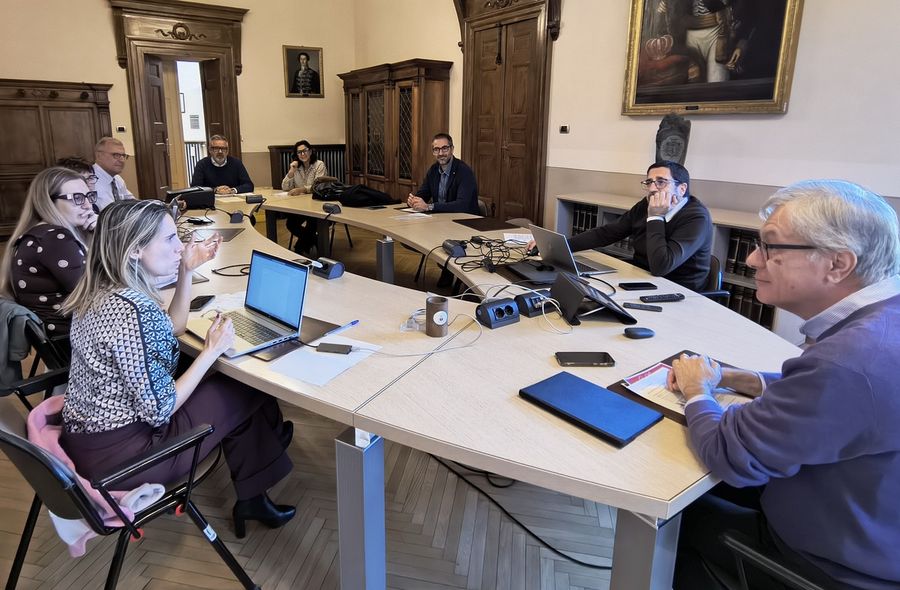 Una riunione della Giunta comunale di Aosta Una riunione della Giunta comunale di Aosta