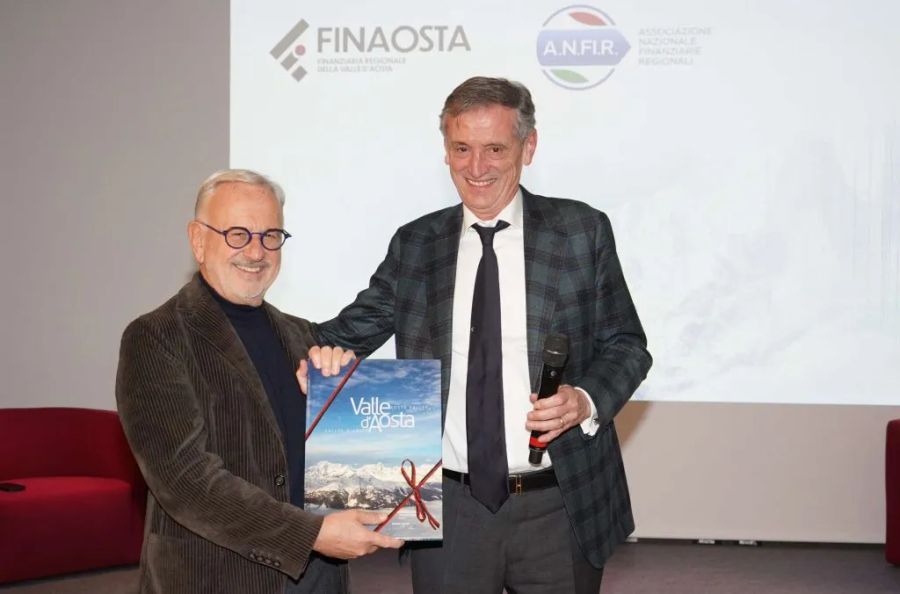 Da sn il presidente di Anfir, Michele Vietti sul palco insieme al presidente di Finaosta, Marco Linty
