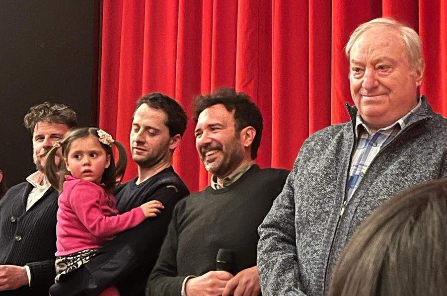 Da sn Paolo Calcidese, la piccola Agata in braccio al papà, Gabriele Torchio, Leandro Picarella e Severino Lombard