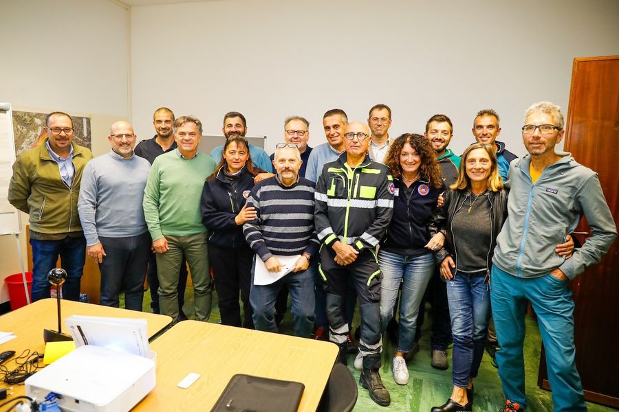 Foto di gruppo per i partecipanti all'esercitazione