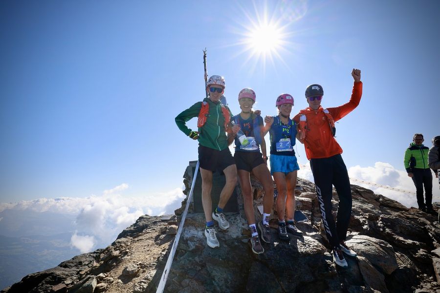I vincitori della gara maschile e femminile in vetta (photo credit Roberto Roux)