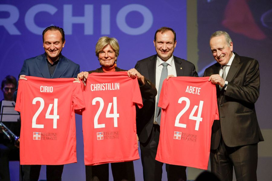 Il tecnico dell'Aosta 511 Massimo Anania premiato al Gran Galà dei Golden Hearts Il tecnico dell'Aosta 511 Massimo Anania premiato al Gran Galà dei Golden Hearts