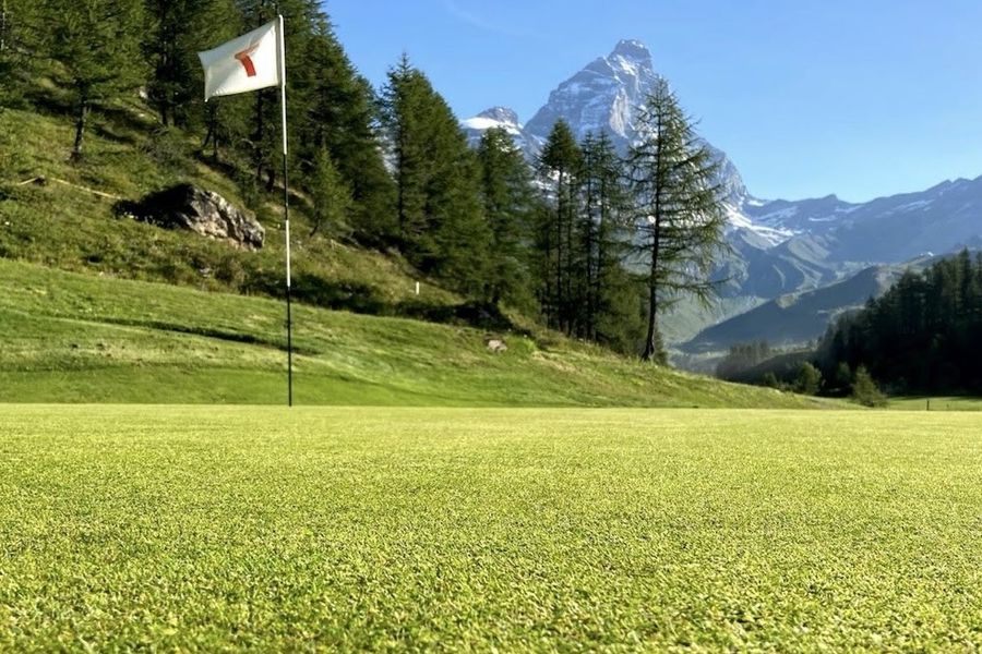 Dopo alluvione, ripristinato il green del Golf Club del Cervino